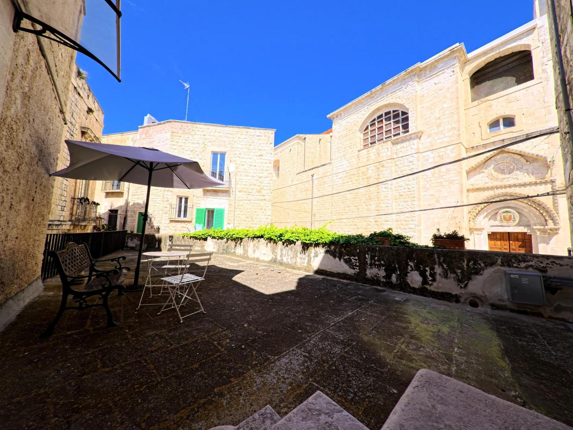 Palazzo Framarino Dei Malatesta - Noble Floor - XIV Century 焦维纳佐 外观 照片